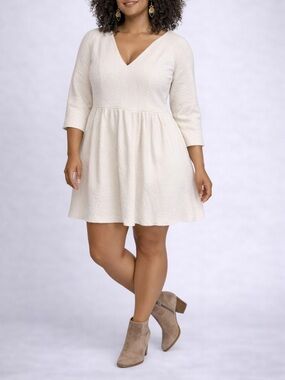 Tibi Ivory White Fit and Flare Textured Boucle Wool V-Neck Sz M